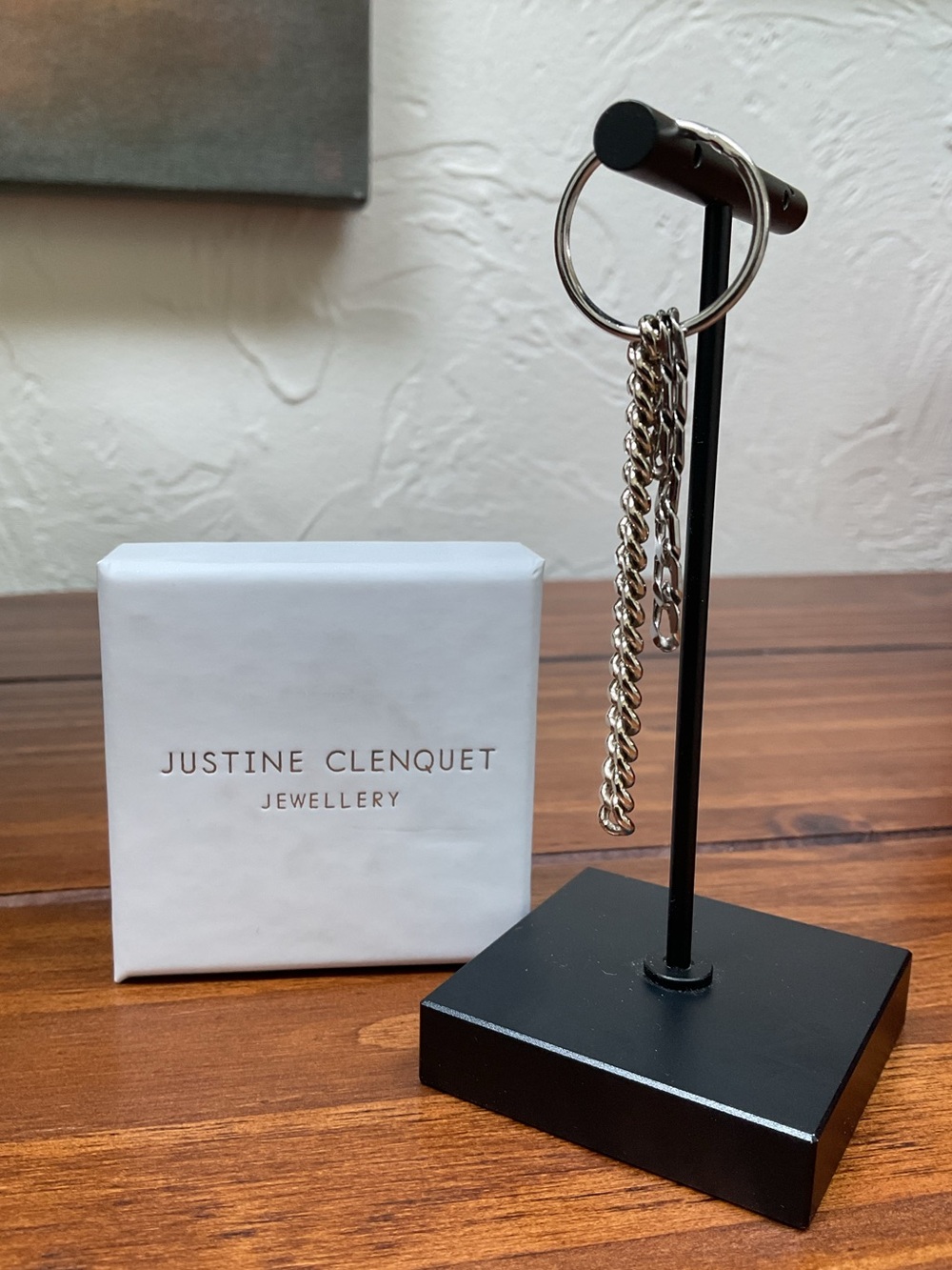 JUSTINE CLENQUET SINGLE MIXED METAL HOOP EARRING